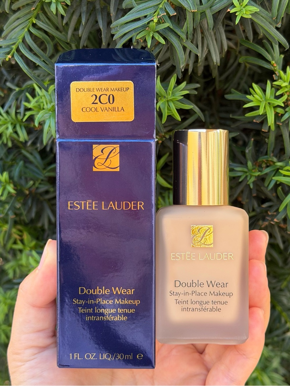 Estee Lauder Double Wear Stay-in-Place Makeup — 2C0 Cool Vanilla foundation